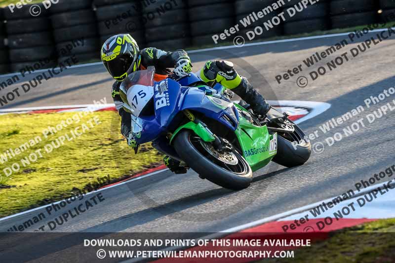 cadwell no limits trackday;cadwell park;cadwell park photographs;cadwell trackday photographs;enduro digital images;event digital images;eventdigitalimages;no limits trackdays;peter wileman photography;racing digital images;trackday digital images;trackday photos